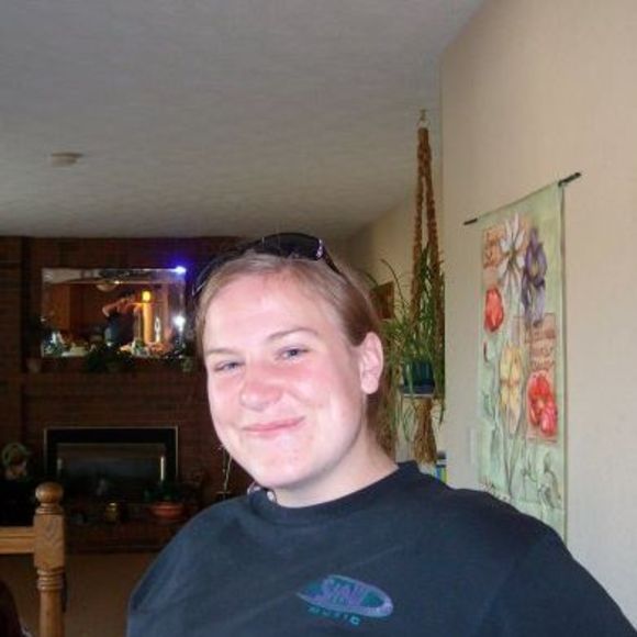 Meet your Posher, Tiara - Picture 1 of 1